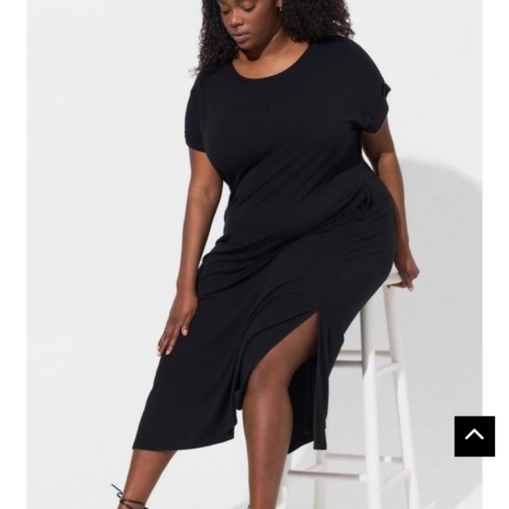 Torrid 1x tea length jersey rolled tshirt dress black